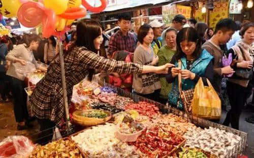 廣東人嘅新年，都系從辦年貨開始