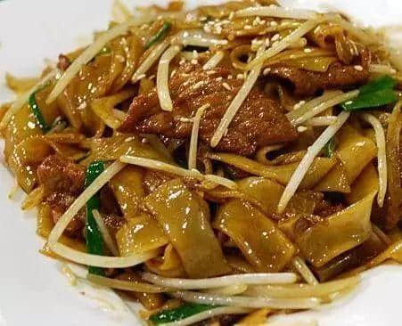 宵夜冇干炒牛河，點(diǎn)對(duì)得住辛苦嘅今日！