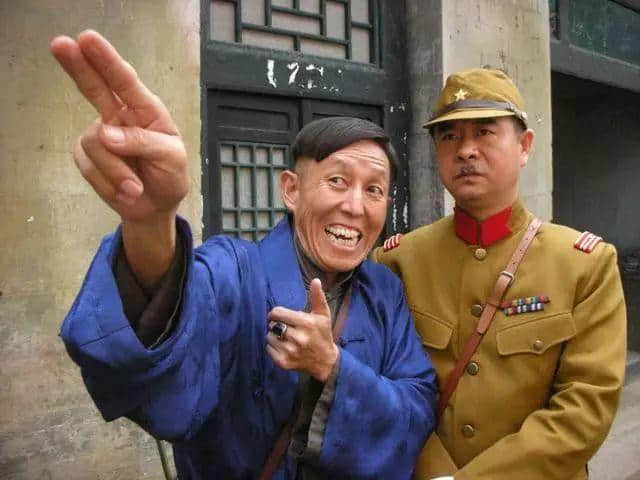 宵夜冇干炒牛河，點(diǎn)對(duì)得住辛苦嘅今日！