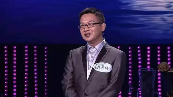 佢喺《中國詩詞大會》用粵語朗誦，全場拍爛手掌！