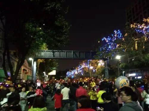 原來“行通濟(jì)”，即系人人攞住風(fēng)車嘅體育西
