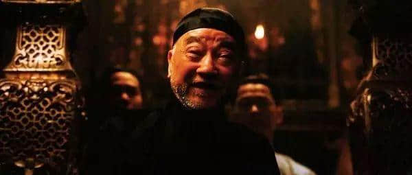 盧海鵬街邊“試Mic”，時(shí)隔30年再唱《幾許瘋語》！