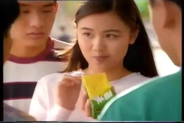 “乜咁啱嘅”，原來(lái)我哋都系睇「陽(yáng)光檸檬茶」廣告長(zhǎng)大