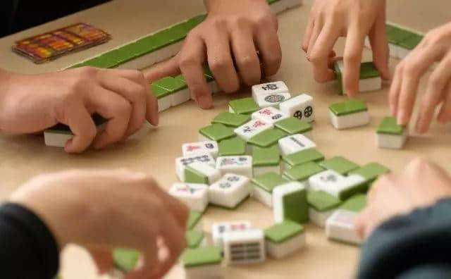 點(diǎn)樣將自己偽裝成一個(gè)廣東麻雀高手？
