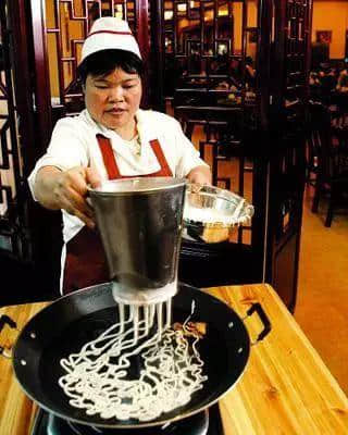 你餓唔餓??？帶你去食碗瀨粉！