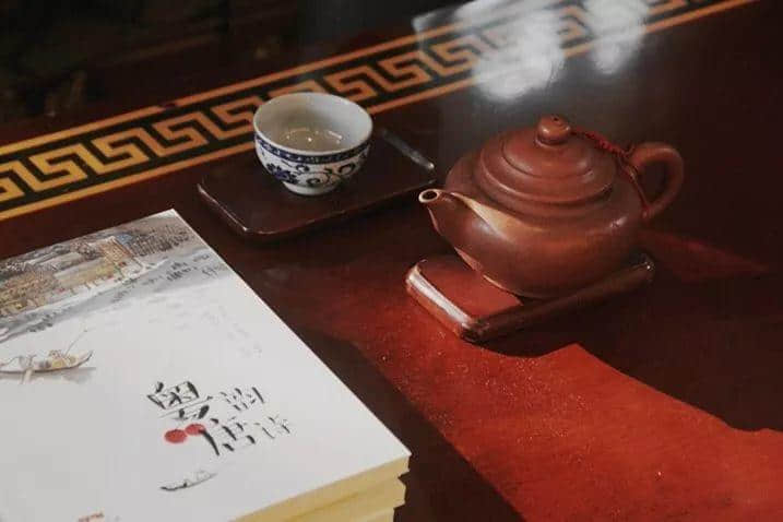 生活，不僅需要眼前的美食，更要融入更多的詩意……