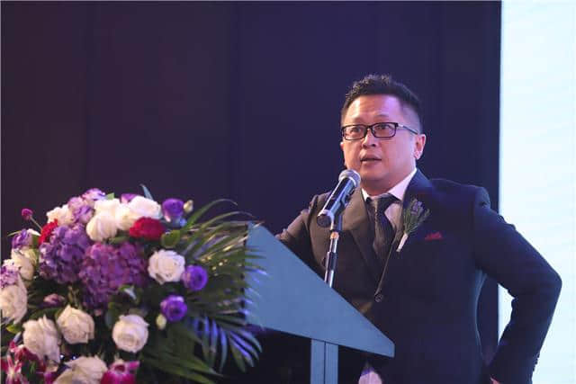 時勢造英雄，麗楓酒店自在迎“楓”綻放