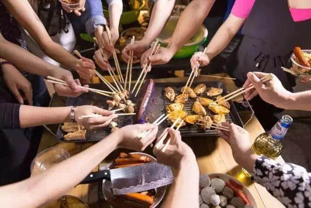 人均88元承包高顏值別墅！泡溫泉+燒烤+麻將+唱k+開趴…2天1夜high翻天！