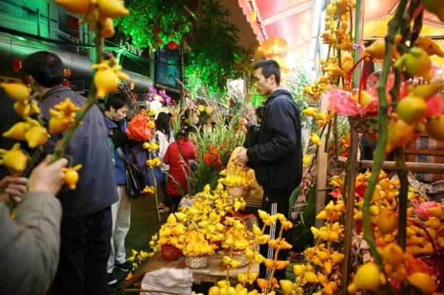 點解廣州人過年唔鐘意睇春晚？因為我哋鐘意行花街咯！