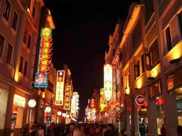 在這條老街里，隱藏著你不知道的傳奇……