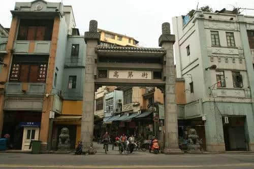 在這條老街里，隱藏著你不知道的傳奇……