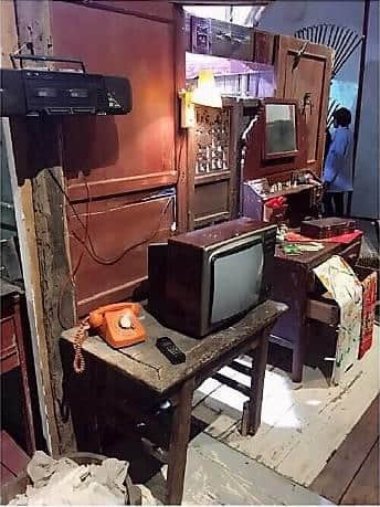 我以前廣州嘅屋企窮成咁，你睇完會(huì)唔會(huì)走？
