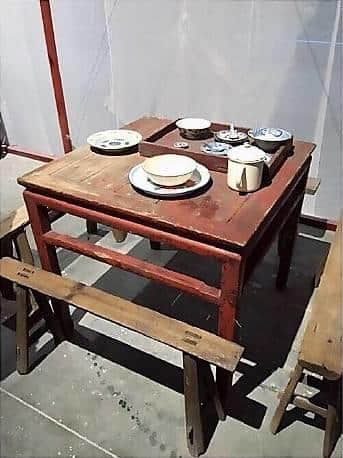 我以前廣州嘅屋企窮成咁，你睇完會(huì)唔會(huì)走？