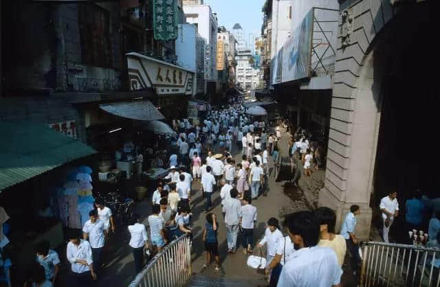 70后80后，你哋應(yīng)該點(diǎn)同00后介紹自己長(zhǎng)大嘅廣州？