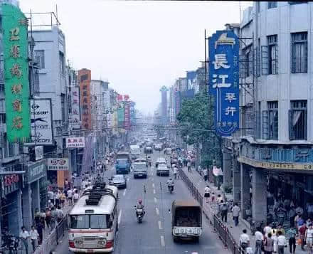 70后80后，你哋應(yīng)該點(diǎn)同00后介紹自己長(zhǎng)大嘅廣州？