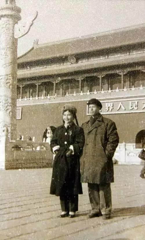 我系十足十嘅廣州人，廣州話系我嘅生產(chǎn)工具