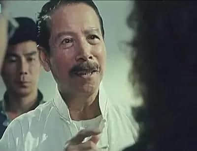 我系十足十嘅廣州人，廣州話系我嘅生產(chǎn)工具
