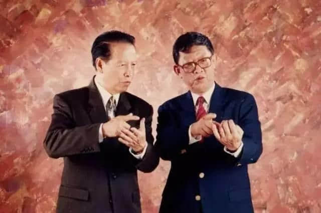 我系十足十嘅廣州人，廣州話系我嘅生產(chǎn)工具