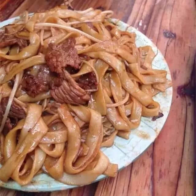 史上最強(qiáng)廣州干炒牛河攻略，美食達(dá)人幫你試勻曬！