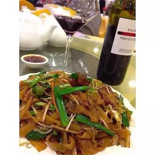 史上最強(qiáng)廣州干炒牛河攻略，美食達(dá)人幫你試勻曬！