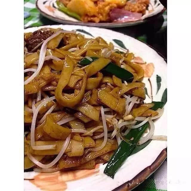 史上最強(qiáng)廣州干炒牛河攻略，美食達(dá)人幫你試勻曬！