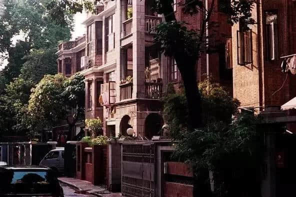 廣州那些沉淀住人情味嘅街巷，你有幾耐冇行過？