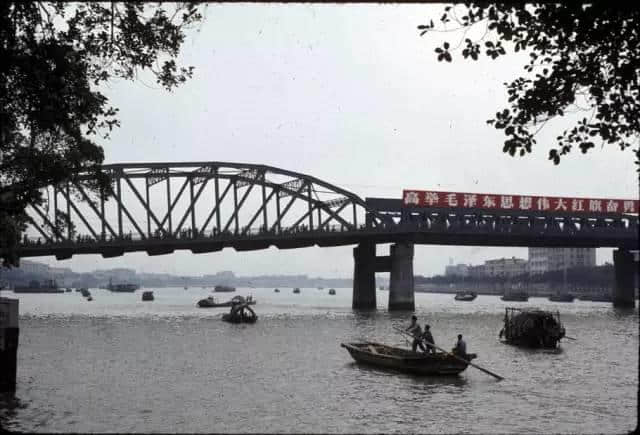 1972年嘅廣州校園生活，當(dāng)時啲學(xué)生哥能文能武！