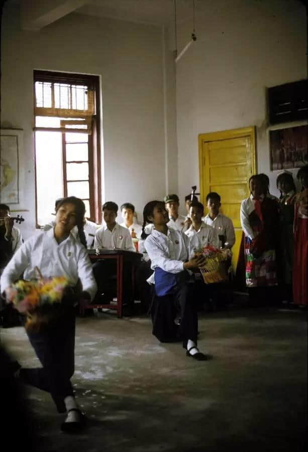 1972年嘅廣州校園生活，當(dāng)時啲學(xué)生哥能文能武！