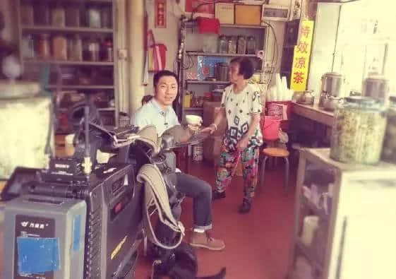 喺廣東，冇一杯涼茶搞唔掂嘅事，如果有，就兩杯！