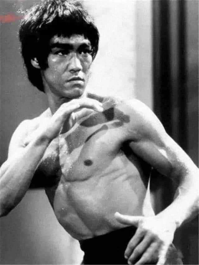 全世界都知道李小龍勁抽，佢究竟勁喺邊？