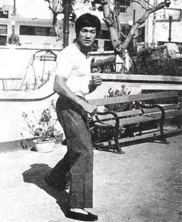 全世界都知道李小龍勁抽，佢究竟勁喺邊？