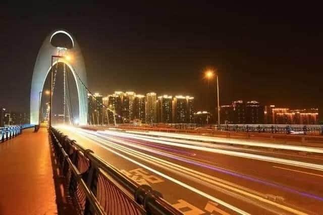 橫跨珠江嘅大橋，每一座都系屬于廣州嘅回憶