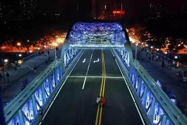 橫跨珠江嘅大橋，每一座都系屬于廣州嘅回憶