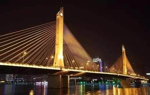 橫跨珠江嘅大橋，每一座都系屬于廣州嘅回憶