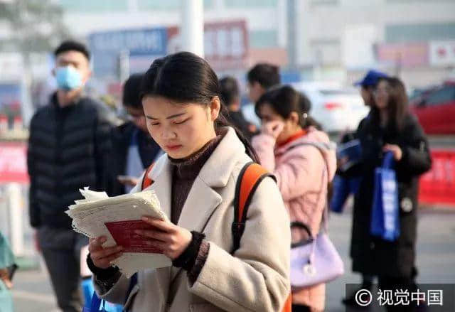 多少?gòu)V州人，一輩子都沒(méi)有想過(guò)要考公？ | 30個(gè)對(duì)話，了解廣州人的考公態(tài)度
