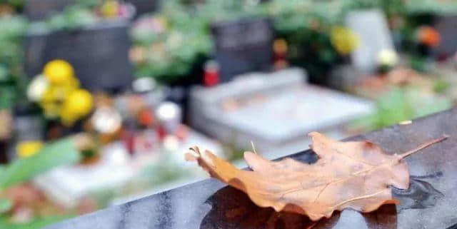 拜山唔講粵語(yǔ)，祖宗點(diǎn)聽得明你講乜？
