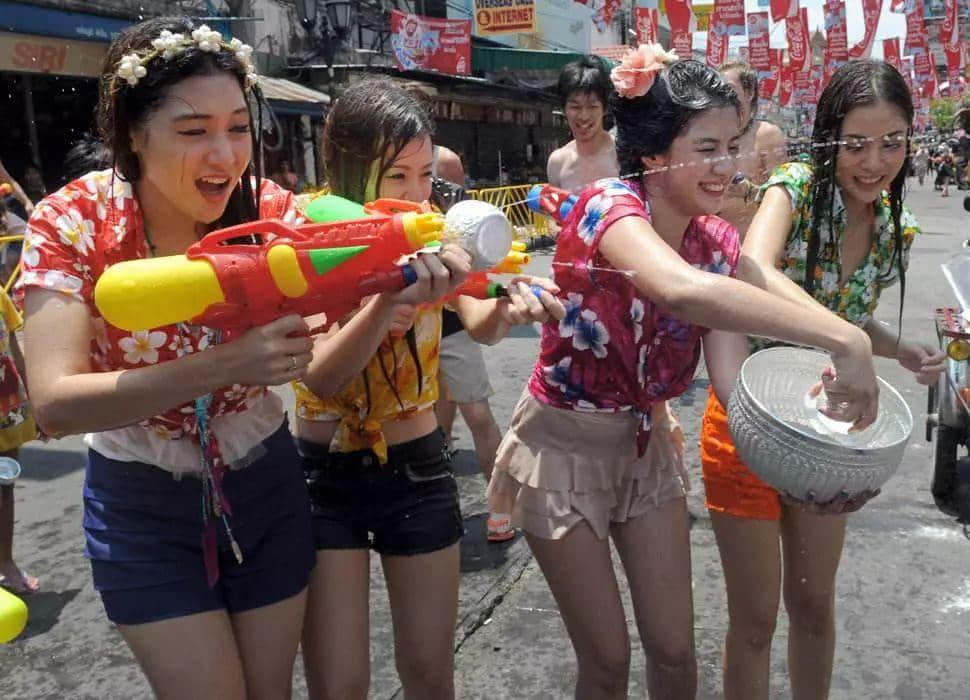 玩潑水節(jié)就要出國？NO！小編帶你玩遍愛必儂那金谷第二屆全民潑水節(jié)！