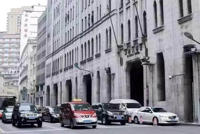 81歲愛群大廈要“整容”，舊樓翻新能否拯救廣州老字號？