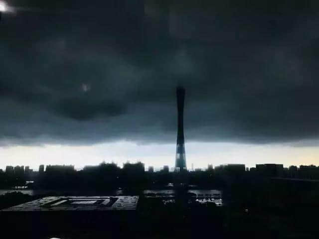 淼淼淼淼淼 | 朋友圈暴雨刷屏，我只服廣州人