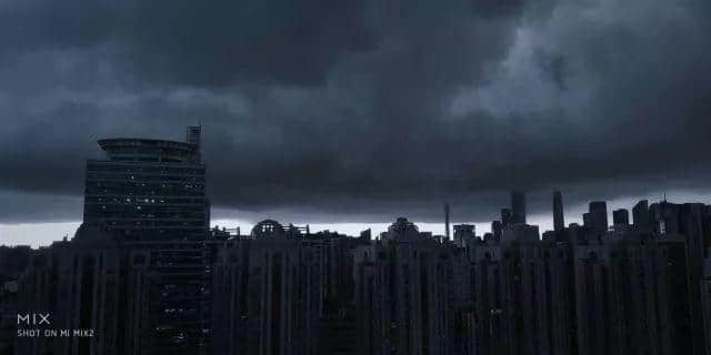 淼淼淼淼淼 | 朋友圈暴雨刷屏，我只服廣州人