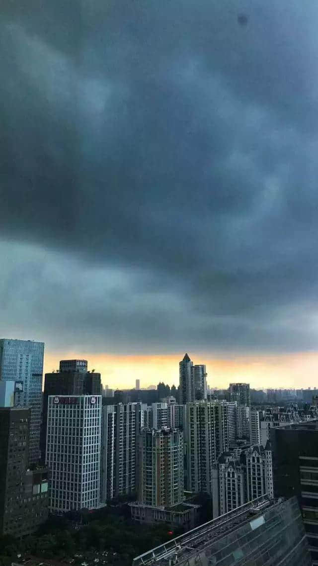 淼淼淼淼淼 | 朋友圈暴雨刷屏，我只服廣州人