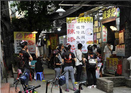 “揾食”艱難？貧窮使他們更強大！