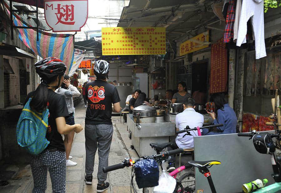 “揾食”艱難？貧窮使他們更強大！