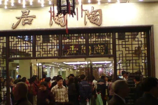 日漸消失的廣州夜茶，是否印證著廣州已經(jīng)失去光華？