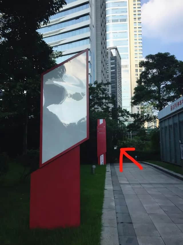 “從春廣場到冬廣場，我走了三年” | 細(xì)數(shù)珠江新城槽點(diǎn)