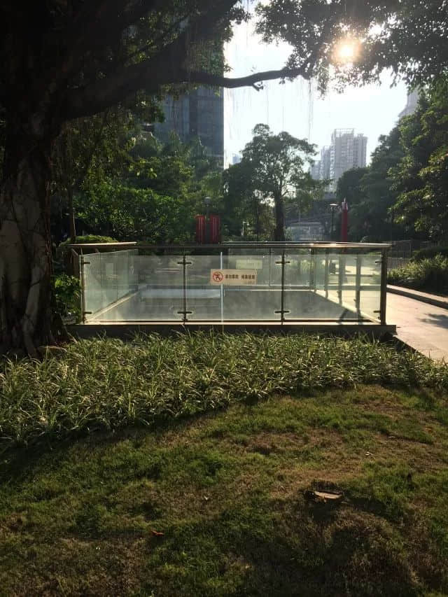 “從春廣場到冬廣場，我走了三年” | 細(xì)數(shù)珠江新城槽點(diǎn)
