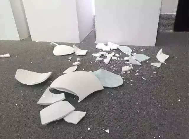 廣美畢業(yè)展又叒叕有展品被偷，廣州人離文明觀展還有多遠(yuǎn)？