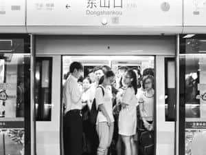 有個(gè)身家百億嘅廣州仔過生日，你唔準(zhǔn)備同佢講聲生日快樂？