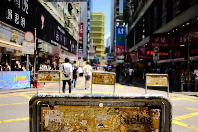 在香港，有條萬人朝圣的街即將被“殺”