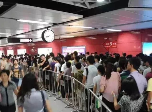 黃子華講過，我有份工叫陰公，咁廣州人返工究竟有幾難？